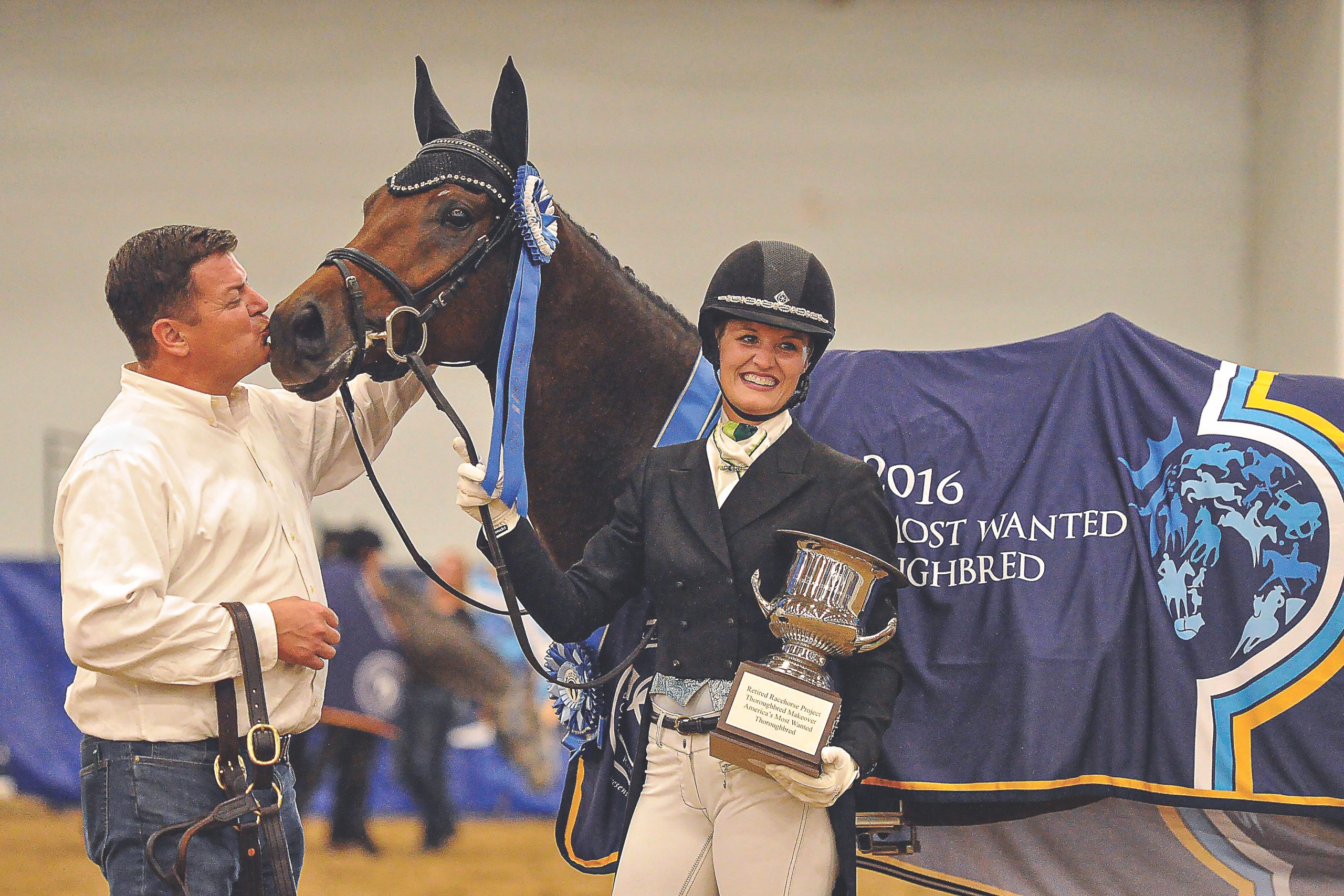 5 Mike McMahon Kisses Fairway King Winner of the 2016 Thoroughbred Makeover Photo Sarah K. Andrew